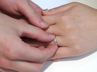 S 2019 2 24k様カップル手 Sind Bad シンドバット 結婚指輪 婚約指輪とアニバーサリージュエリーの宝石店