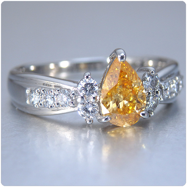 オレンジダイヤモンド プラチナ 指輪 0.565ct ファンシー インテンス イエロー オレンジ ペアシェイプ AGTジェムラボラトリー鑑定書付き