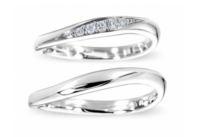 ダイヤモンド5石を留めたウェーブラインのプラチナ結婚指輪「とわ」ペア